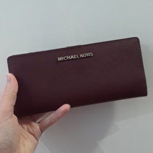 Michael Kors Medium Slim Bifold Wallet